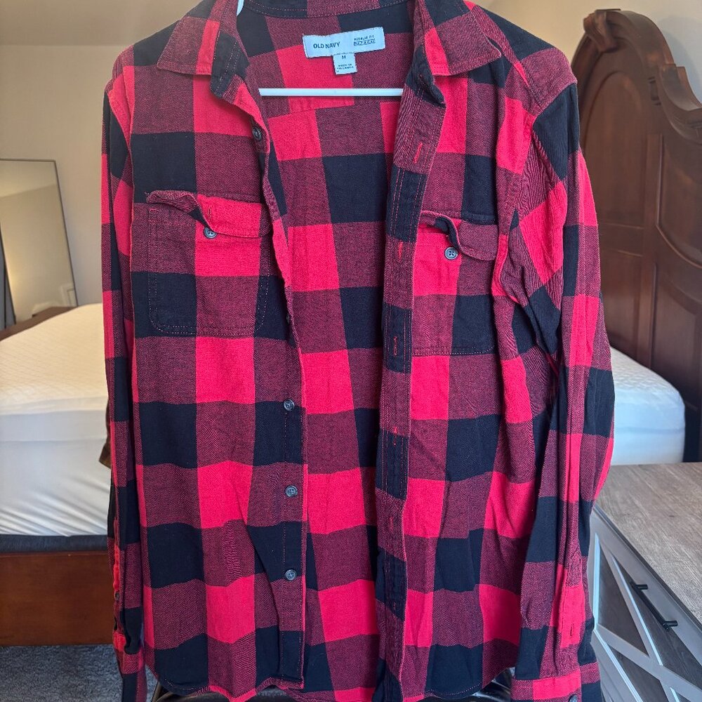 Old Navy M Red/Black Plaid Flannel (Gently Used)